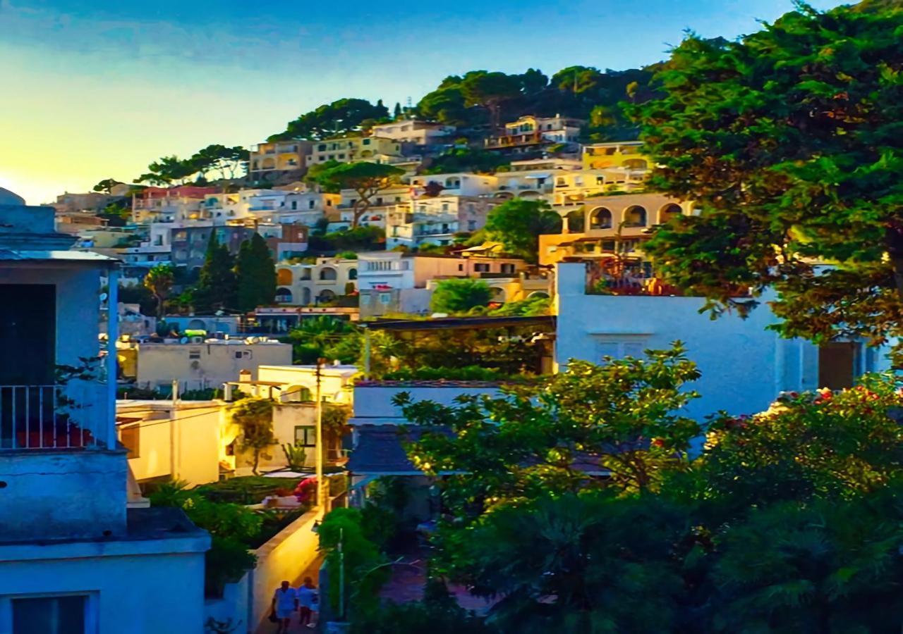 Silia Acomodação com café da manhã  Capri