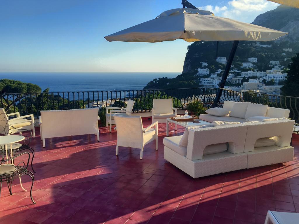 Acomodação com café da manhã  Silia Capri